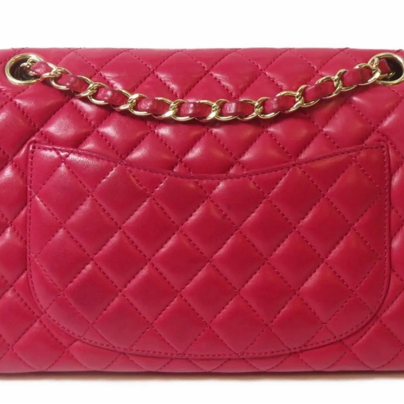 U already know I come with the best red Chanel charmer it’s so dope🌈🌈 - Picture 10 of 11